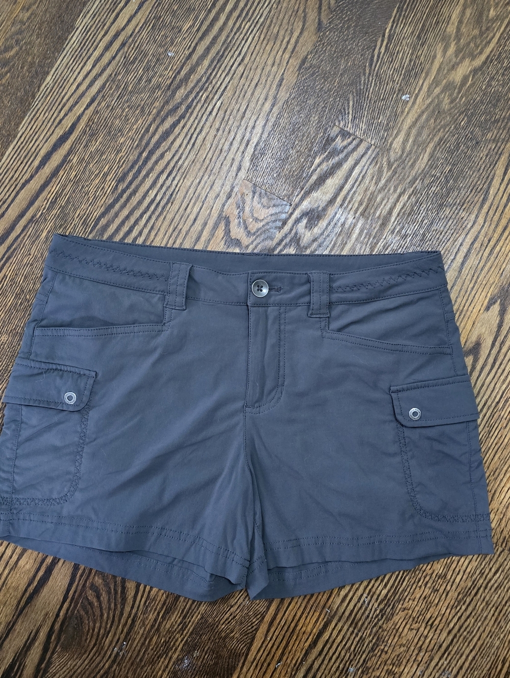 Eddie Bauer Women’s Travel Shorts Size 6 | Stretch Performance